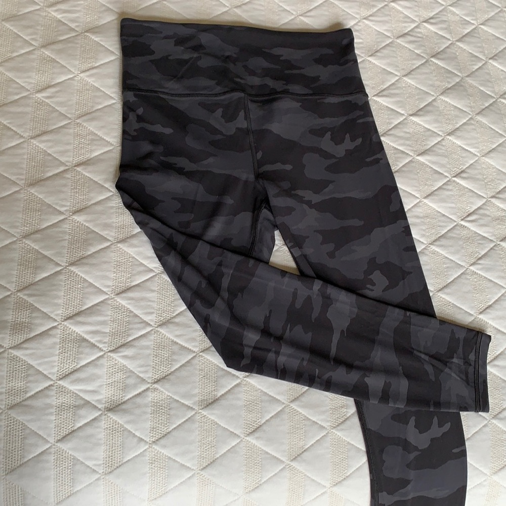 Athleta 7/8 elation leggings-camo
